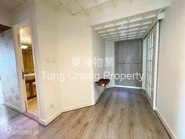 Tung Chung - Caribbean Coast Phase 2 Albany Cove Tower 6 09