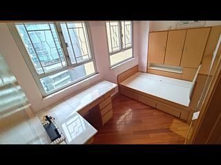 Sheung Wan - Shun Loong Building 06