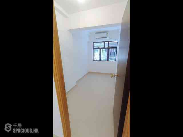 Sheung Wan - Kai Wah Building 02