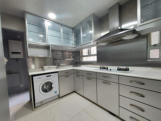 Mid Levels Central - Carlos Court 03