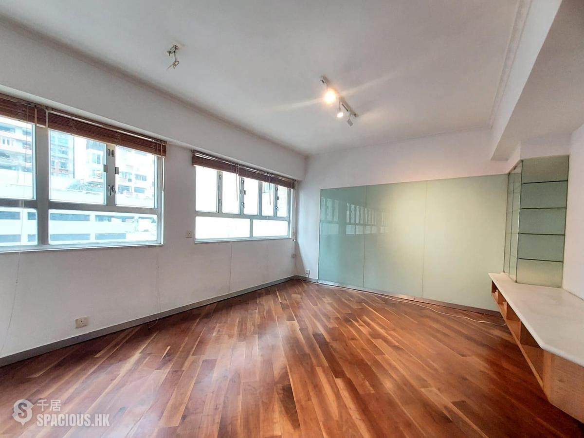 Mid Levels Central - Carlos Court 01