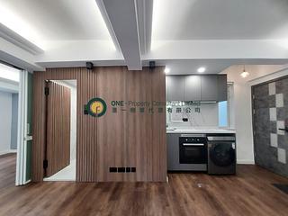 Sheung Wan - Luen Yick Building 02