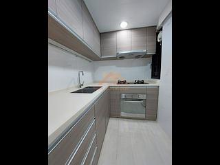 Mid Levels Central - Robinson Heights Block 1 06