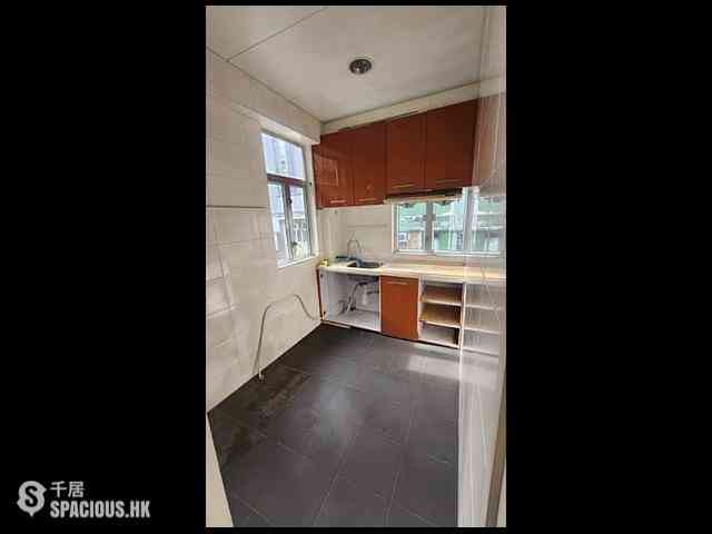 Central - Chung Shan House 03