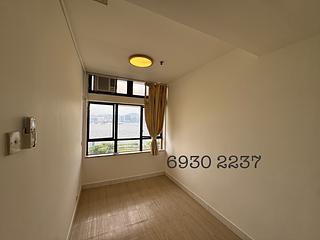 Sheung Wan - 76, Connaught Road West 04