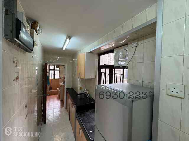 Sheung Wan - 76, Connaught Road West 11