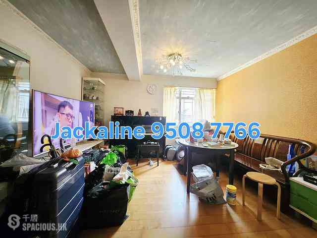 Beacon Hill - Merry Court 01