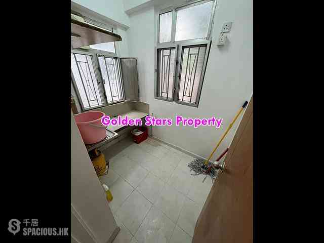 Sai Ying Pun - Tat Hing Building 02