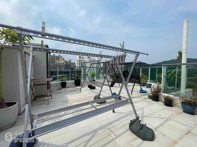 Tseung Kwan O - Monterey Block 7A 03