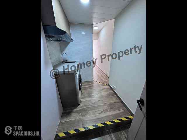 Mong Kok - 119, Tung Choi Street 08