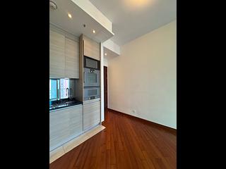 Wan Chai - The Avenue Phase 2 Block 3 05