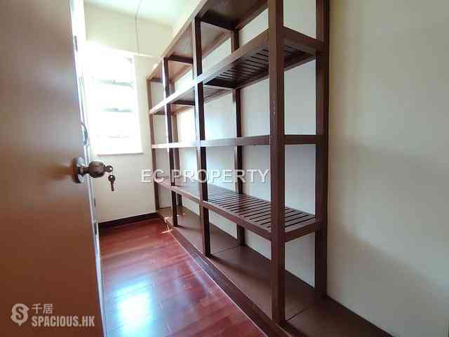 Tai Hang - Aurizon 12