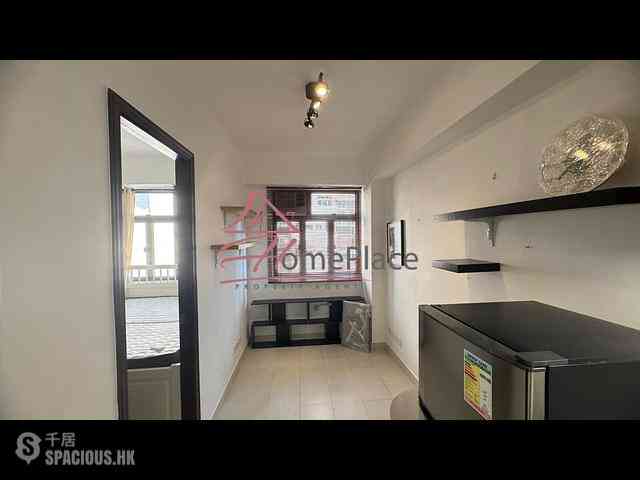 Sai Ying Pun - 99C, High Street 03
