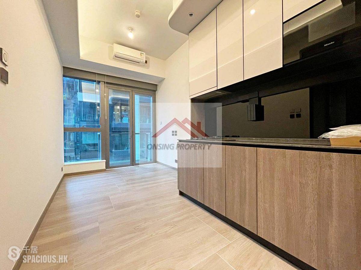 Sai Ying Pun - Two・Artlane 01