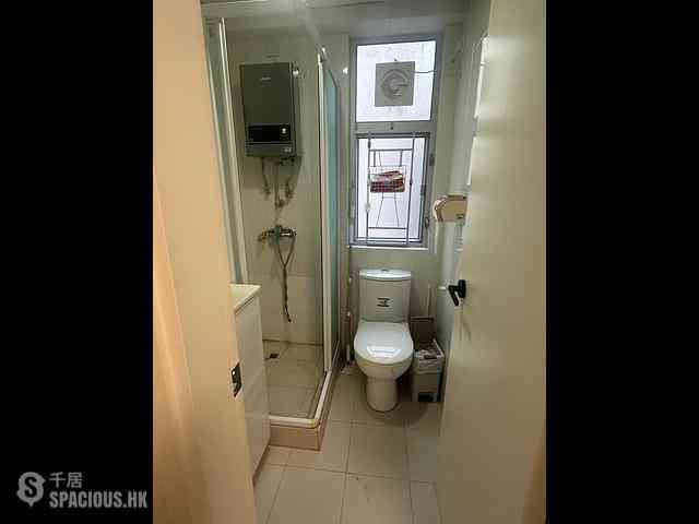 North Point - Fung Cheong Building 04