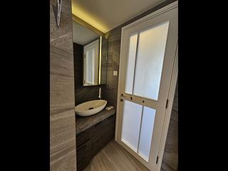 Mid Levels Central - Winsome Park 15