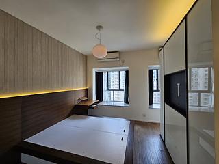 Mid Levels Central - Winsome Park 17