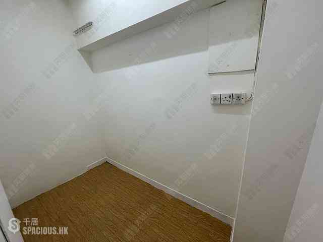 Wan Chai - Yau Kwong Building 04