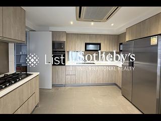 Mid Levels Central - Garden Terrace 02