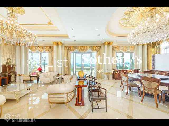Pok Fu Lam - Villas Sorrento 01