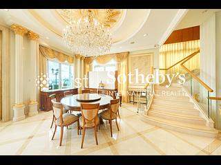 Pok Fu Lam - Villas Sorrento 02