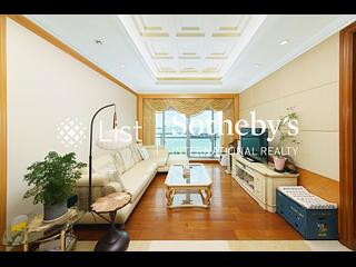 Pok Fu Lam - Villas Sorrento 08