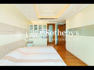 Pok Fu Lam - Villas Sorrento 14