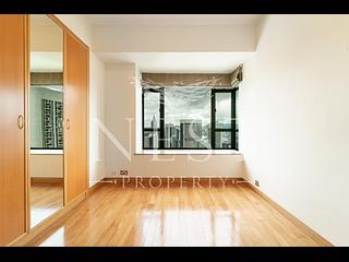 Mid Levels Central - Fairlane Tower 03