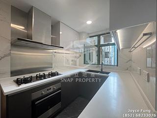 Mid Levels Central - Robinson Place Block 1 12