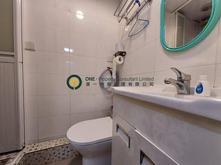 Sai Ying Pun - Fook Moon Building 04