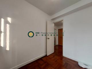 Sai Ying Pun - Fook Moon Building 07