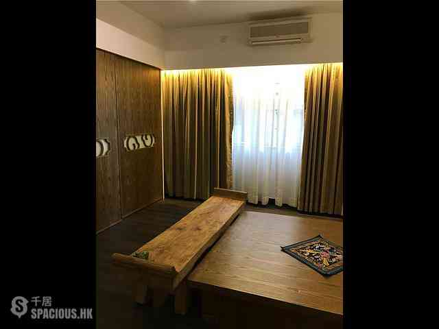 Sheung Wan - 124-126, Wing Lok Street 06