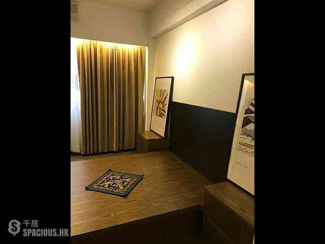 Sheung Wan - 124-126, Wing Lok Street 07