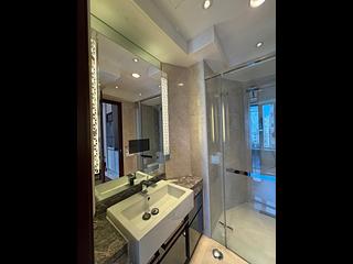 Wan Chai - The Avenue Phase 2 Block 3 08
