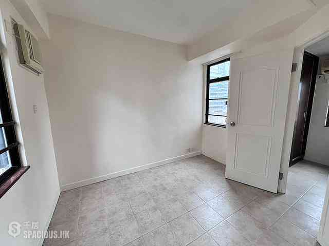 Wan Chai - Fook Wo Building 04