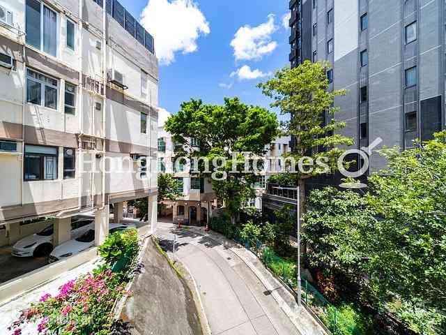 Pok Fu Lam - 18-22, Crown Terrace 01