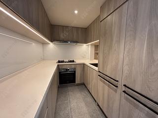 Mid Levels Central - May Tower Block 1 09
