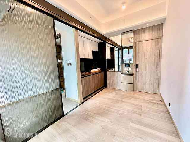 Sai Ying Pun - Two・Artlane 01