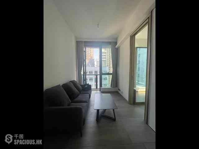 Sai Ying Pun - Two・Artlane 01