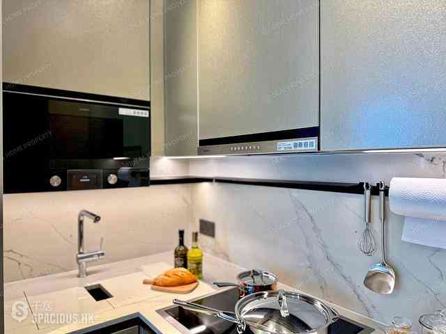 North Point - Victoria Harbour Phase 2B-3 Tower 5 21