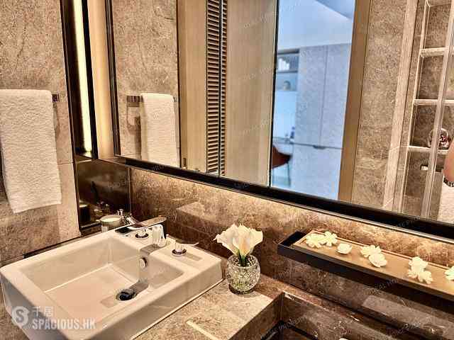 North Point - Victoria Harbour Phase 2B-3 Tower 5 26