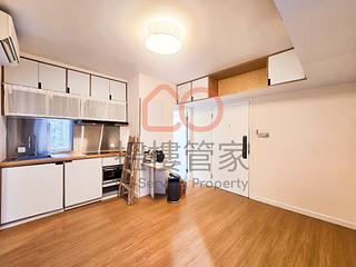 Mid Levels Central - Windsor Court 06