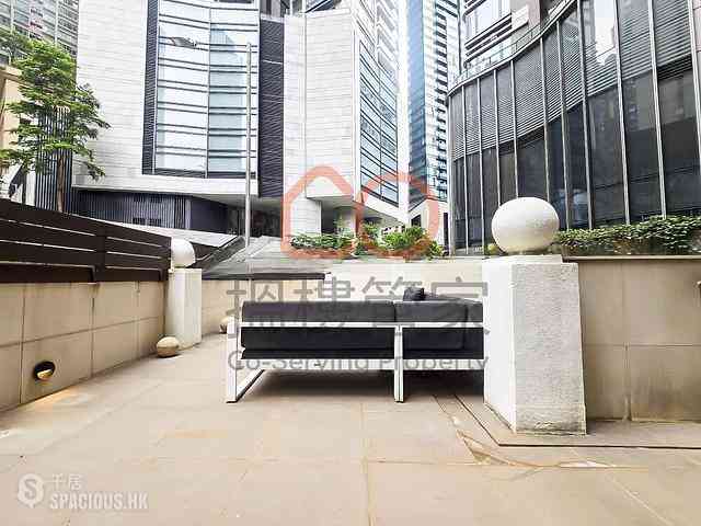 Mid Levels Central - Windsor Court 01