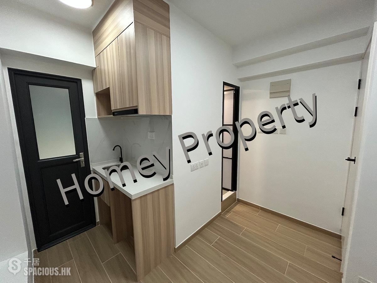 Sai Ying Pun - 248-254, Queen's Road West 01