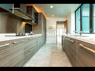 Mid Levels Central - The Harbourview 11