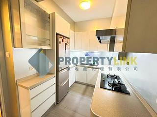 Mid Levels Central - Merry Court 11