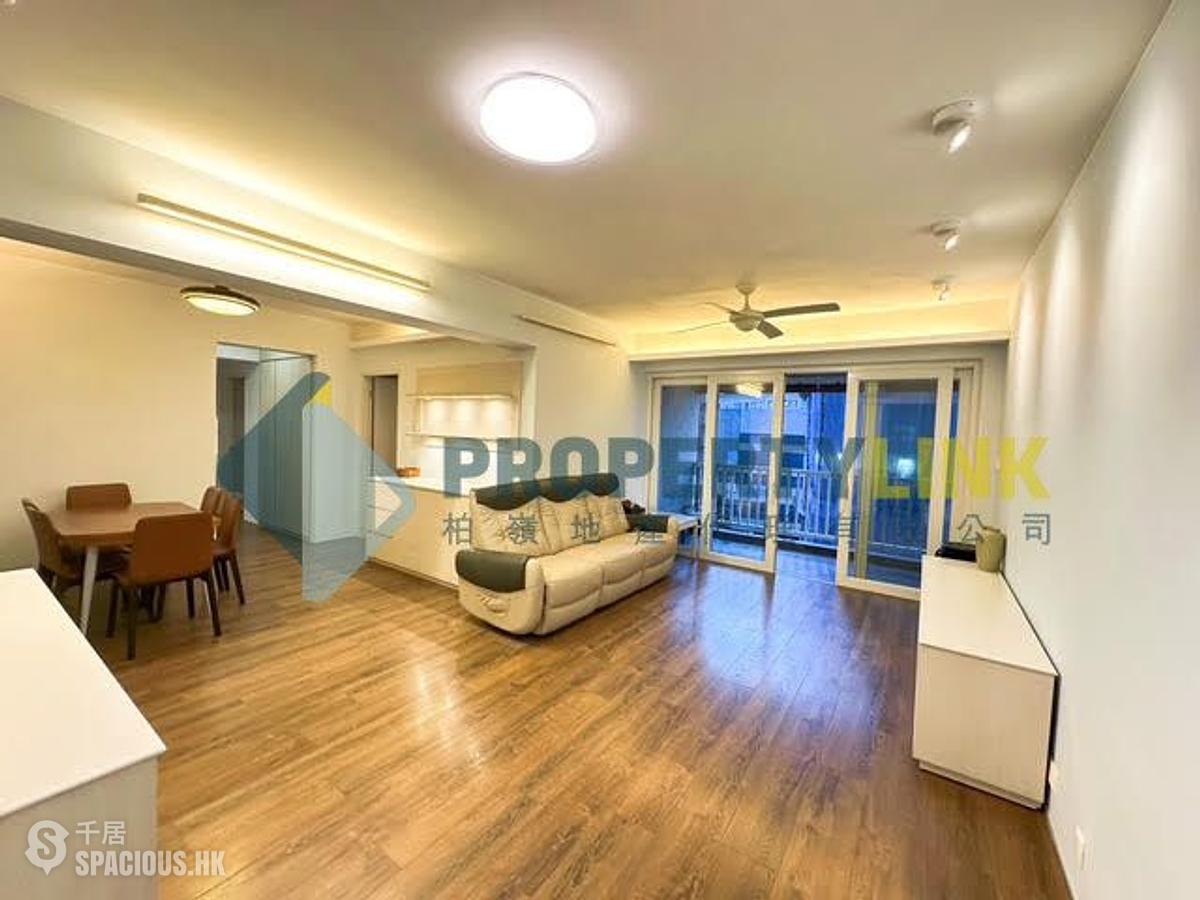 Mid Levels Central - Merry Court 01