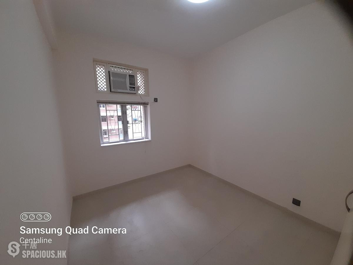 Mid Levels Central - Kings Court 01