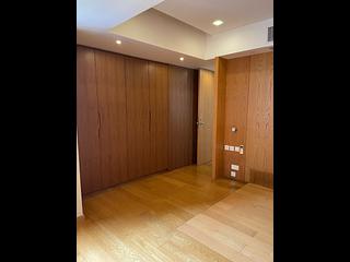 Mid Levels West - Realty Gardens Vienna Court (Block 5) 08