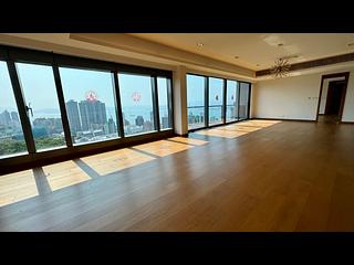 Mid Levels West - University Heights Tower 2 04